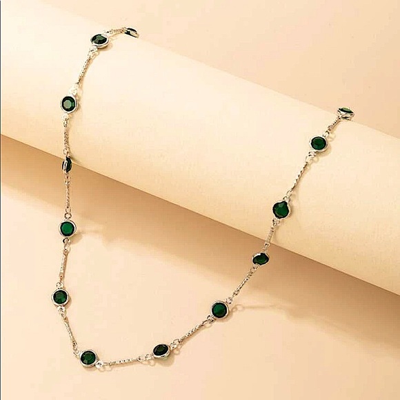 Handmade Emerald Green Silver Zircon Choker - Picture 2 of 5